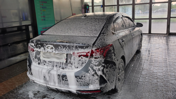 Как правильно мыть машину зимой: все нюансы и советы
