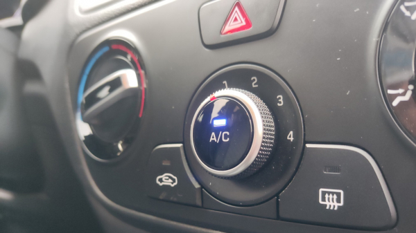 Эти советы помогут эффективно и быстро охладить салон автомобиля в жару