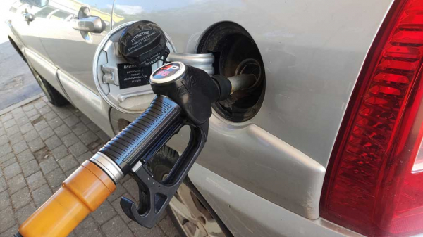 Эти признаки помогут выявить хорошую АЗС и плохой бензин